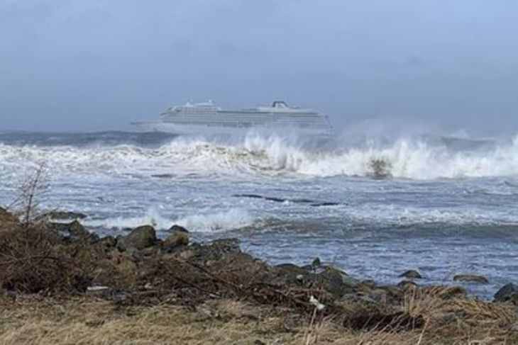 На борту 1300 человек: у берегов Норвегии произошло ЧП с круизным лайнером