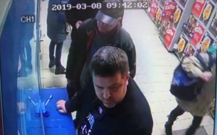 В Минске ищут мужчину, которому по ошибке выдали лишние 780 долларов