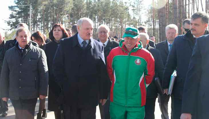 «Мозгов у вас нет!»: Лукашенко обрушился с критикой на министра спорта
