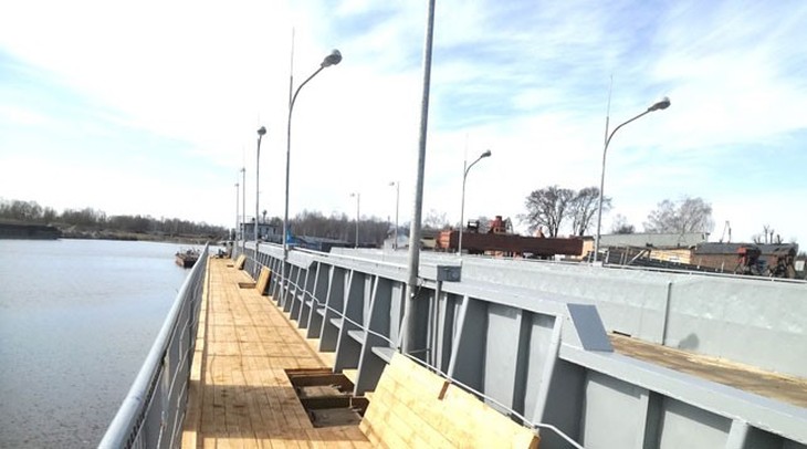 В Пинск доставили наплавной мост