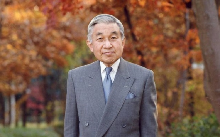 Император Японии провел мистический ритуал в связи со своим отречением Император Японии провел мистический ритуал в связи со своим отречением