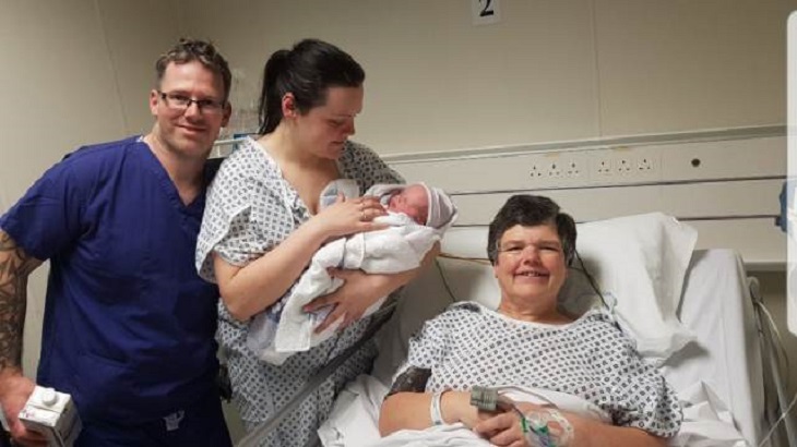 Женщина родила собственную внучку Женщина родила собственную внучку