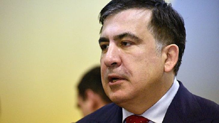 Саакашвили объяснил, почему жевал галстук 