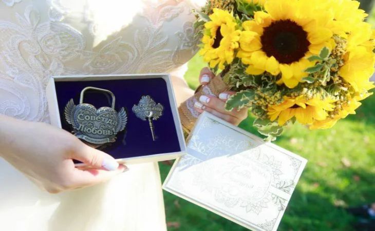 Брак без любви: что толкает нас на эти отношения