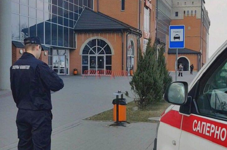 Сообщение об опасности в двух ТЦ и на ж/д вокзале в Минске не подтвердилось, они возобновили работу Сообщение об опасности в двух ТЦ и на ж/д вокзале в Минске не подтвердилось, они возобновили работу