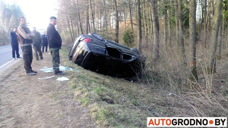 ДТП под Волковыском: перевернулся Mercedes с российскими номерами 