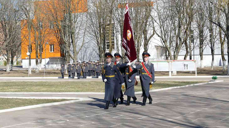 Генерал-майора милиции Сергея Дорошко проводили торжественным маршем