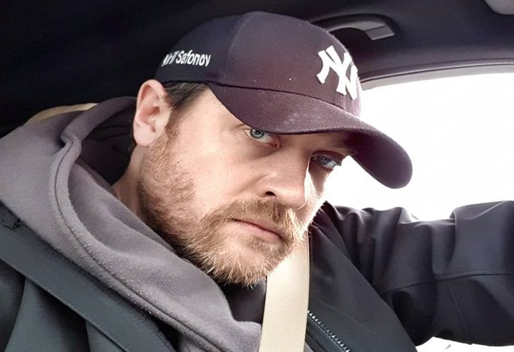 Кирилл Сафонов обратился к фанатам после сообщения о тяжелых родах жены