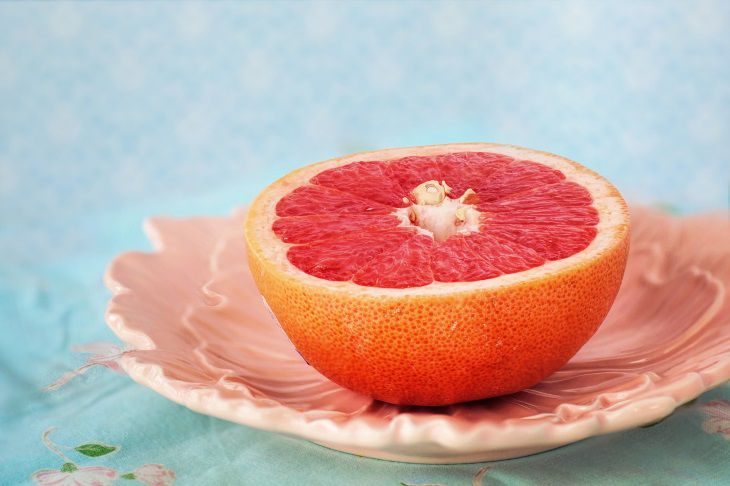 Диетологи рассказали о пользе грейпфрута