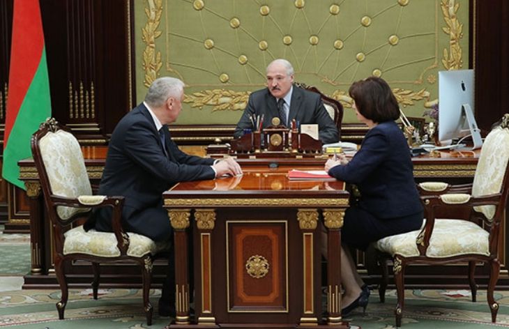 Александр Лукашенко объяснил, почему чиновники не засиживаются на своих должностях