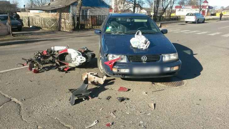 В Глуске водитель сбил мужчину на мопеде