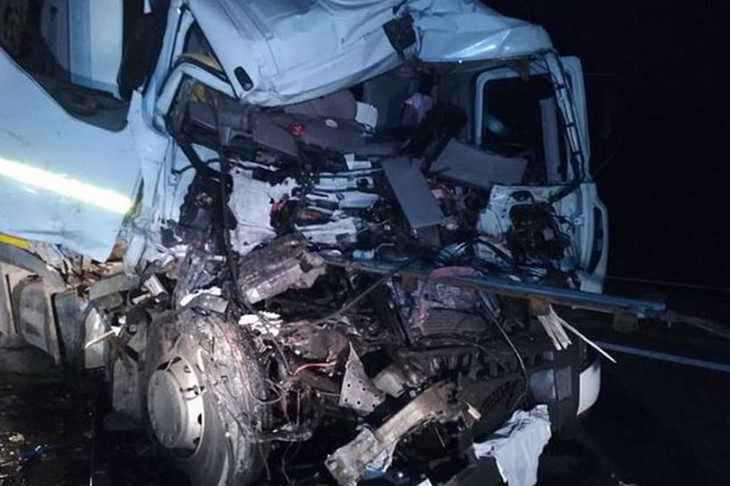 Два грузовика столкнулись на трассе М1 под Барановичами