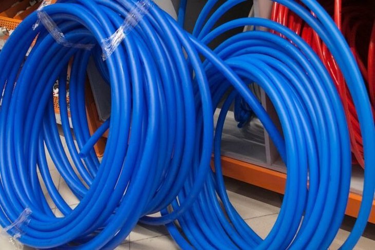 19-летний минчанин пришел устраиваться на фирму и украл оттуда розетки и кабели 19-летний минчанин пришел устраиваться на фирму и украл оттуда розетки и кабели