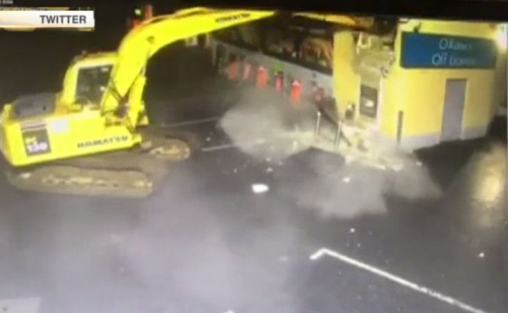 Грабители украли банкомат при помощи экскаватора