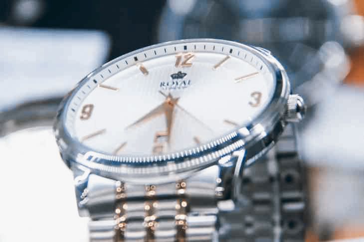  Послу Азербайджана вернули украденные в минском аэропорту часы