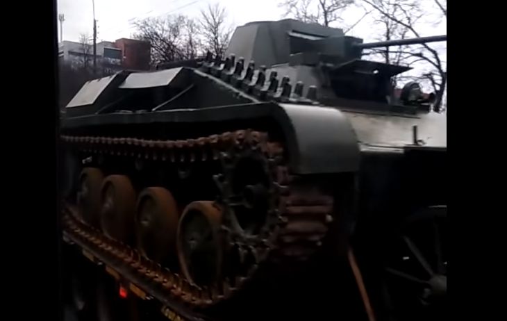 В Гомеле пикап перевозил танк