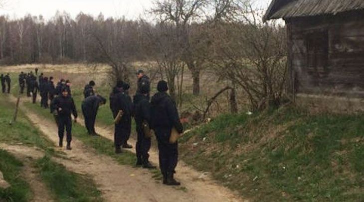 Правоохранители расширили зону поисков пропавшего в Каменецком районе малыша