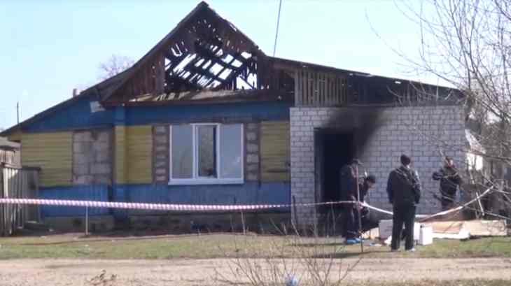 Два брата в Черикове зарезали женщину и подожгли ее дом