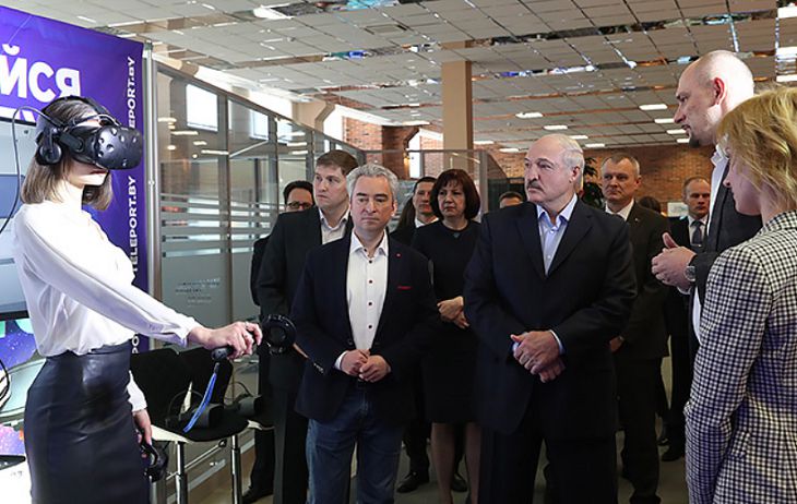 Лукашенко поручил определиться, нужно ли Беларуси Министерство цифровой экономики