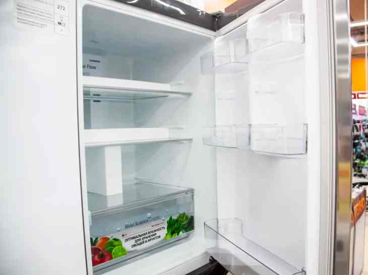 Нужно размораживать холодильник no frost. Холодильник для овощей. Морозильная камера для дома. Холодильник времени. Воздушный холодильник.