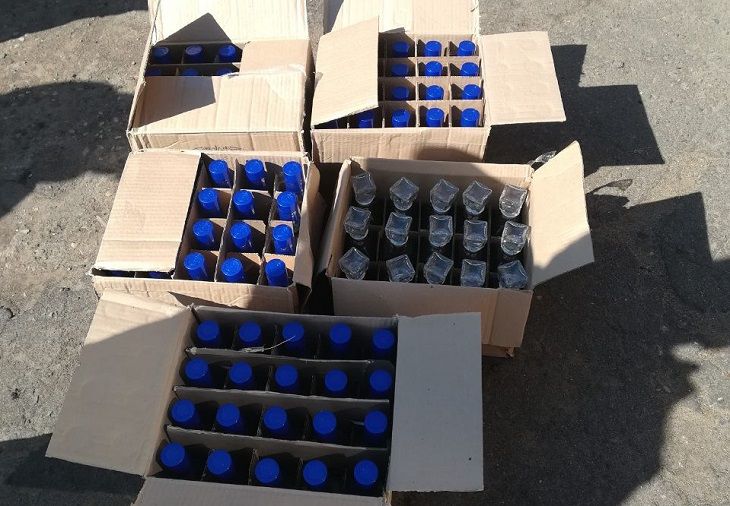 «Бутлегера» из Гродно задержала ГАИ в Дубровенском районе. В его машине нашли 95 бутылок алкоголя «Бутлегера» из Гродно задержала ГАИ в Дубровенском районе. В его машине нашли 95 бутылок алкоголя