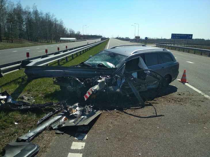 В Жлобинском районе пенсионер уснул за рулем и влетел в отбойник