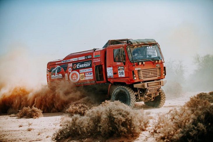 Ралли в Марокко выигрывали МАЗы. Пока не заблудились Ралли в Марокко выигрывали МАЗы. Пока не заблудились