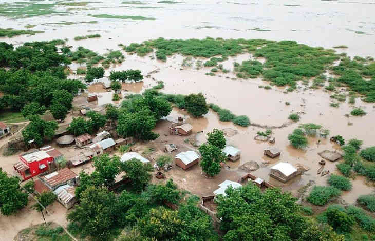 Беларусь поможет Мозамбику и Зимбабве: отправляют гуманитарную помощь