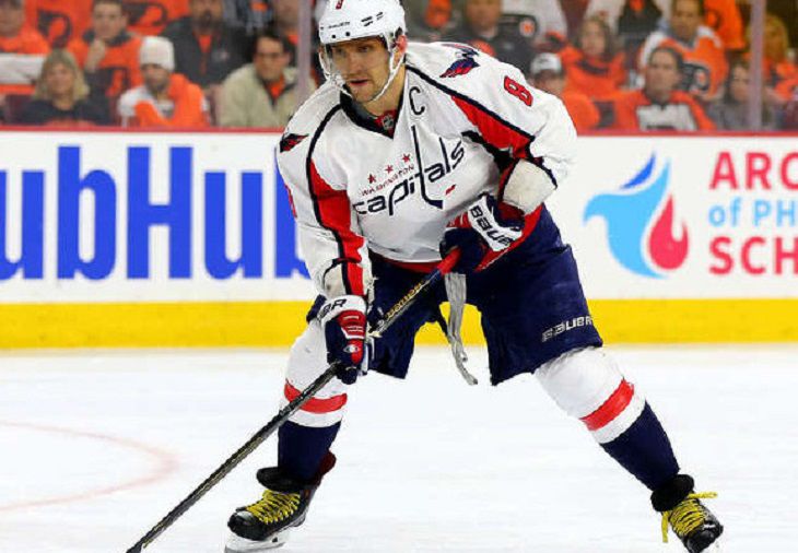 Русские подрались в НХЛ. Овечкин отправил Свечникова в нокаут 