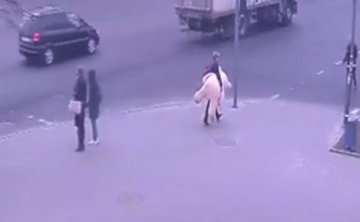 В Молодечно ищут похитителя метрового плюшевого медведя В Молодечно ищут похитителя метрового плюшевого медведя