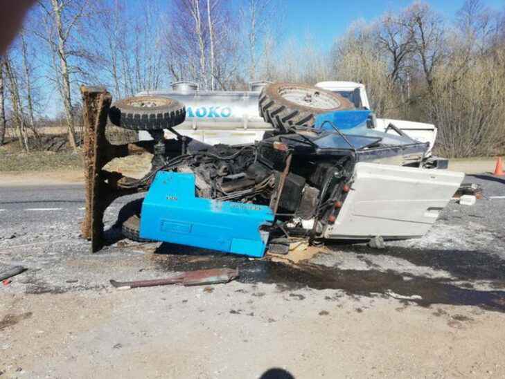 В Костюковичском районе трактор попал в аварию, буксируя грузовик