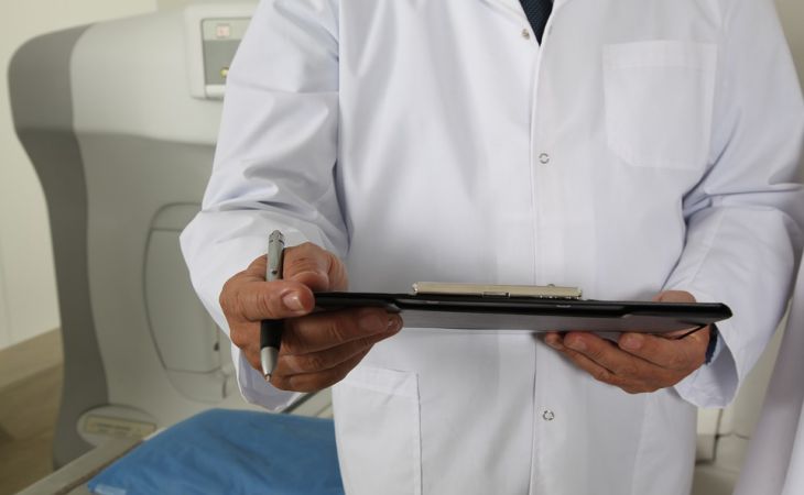 В Нидерландах врач тайно оплодотворил более 50 пациенток