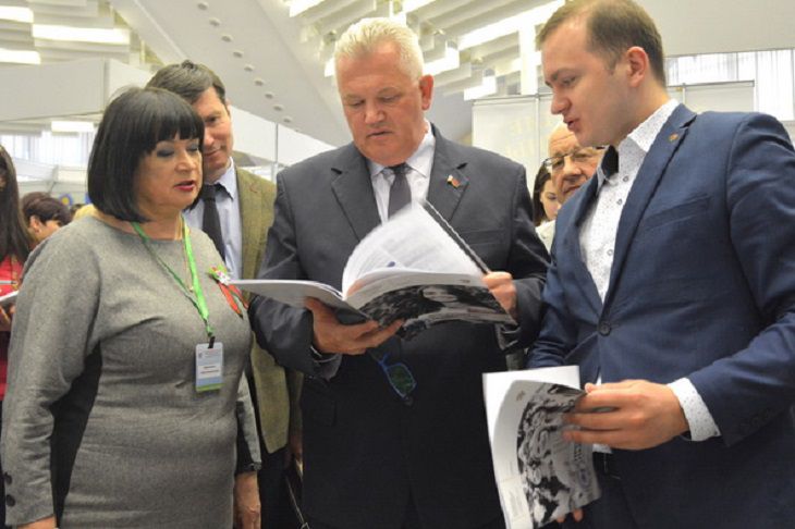 Минобразования пока не будет вводить в школах  штат охранников 