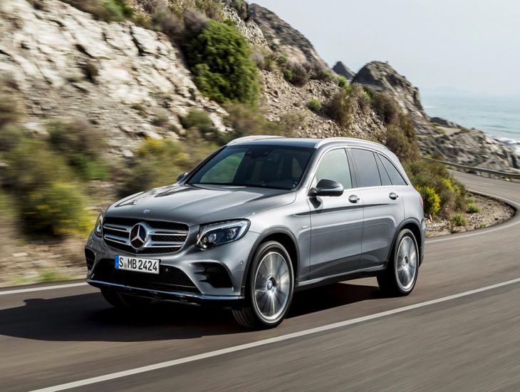 Модель Mercedes-Benz GLC 63 4Matic обновила начинку и дизайн Модель Mercedes-Benz GLC 63 4Matic обновила начинку и дизайн