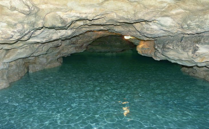 Дайвер, спасавший тайских детей из пещеры, сам застрял на сутки в подводной пещере