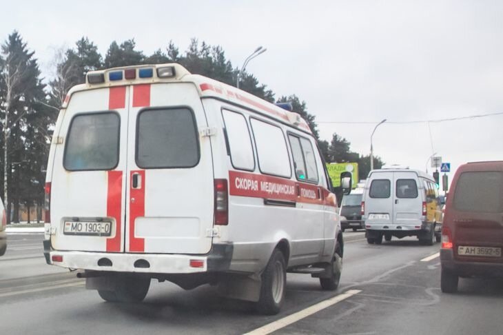 В аварии в Лидском районе непристегнутого пассажира выбросило из машины