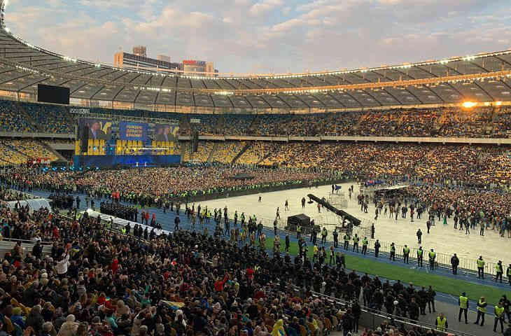 Дебаты Порошенко и Зеленского посетили 22 тысячи человек Дебаты Порошенко и Зеленского посетили 22 тысячи человек