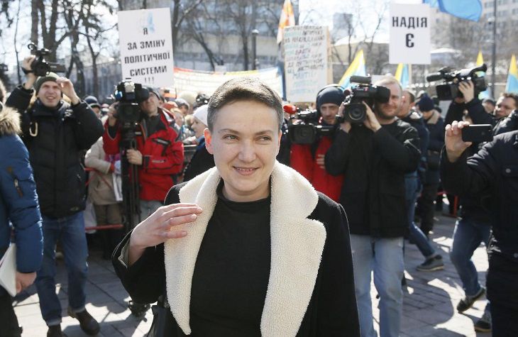 Савченко заявила, что поддержит Зеленского во втором туре