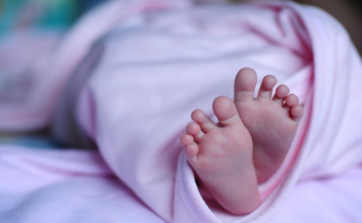 Японские врачи выходили новорожденного весом 258 граммов