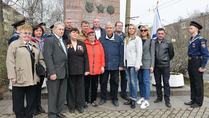 Белорусские дипломаты в Москве посвятили субботник 75-летию освобождения Беларуси
