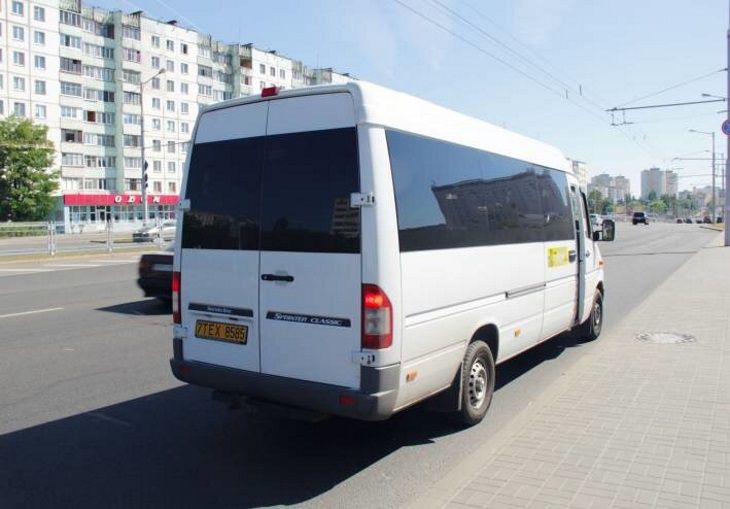 В Швеции перевернулся автобус с туристами