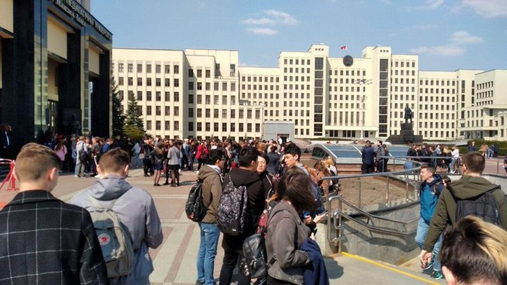 Новости сегодня: несчастный случай в воинской части под Витебском и эвакуация вуза в Минске