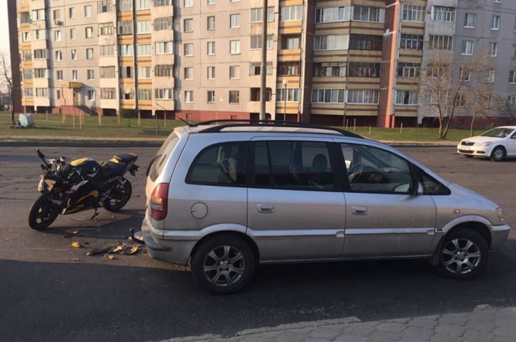 В Могилеве байкер врезался в «Опель»