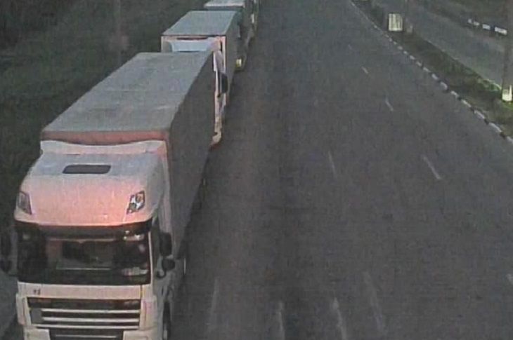 Ситуация на границе: Литва начала пропускать фуры. Но их очень много  