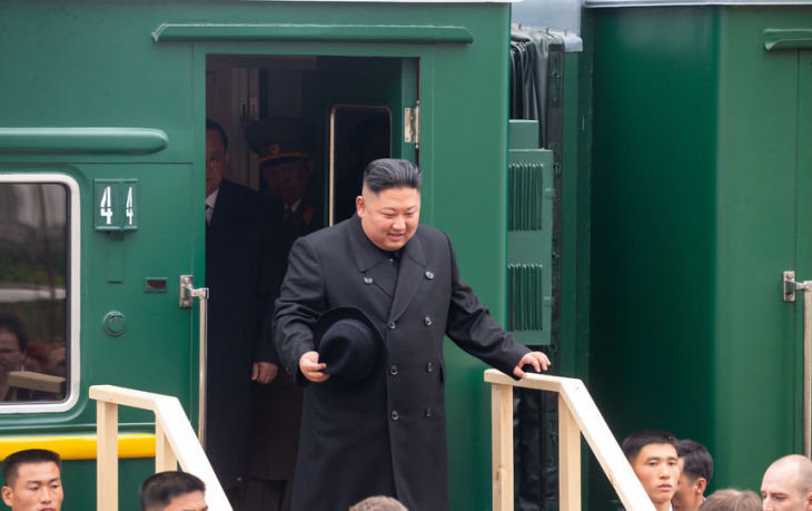 А вам слабо?: охранники Ким Чен Ына показали всем, как нужно работать А вам слабо?: охранники Ким Чен Ына показали всем, как нужно работать