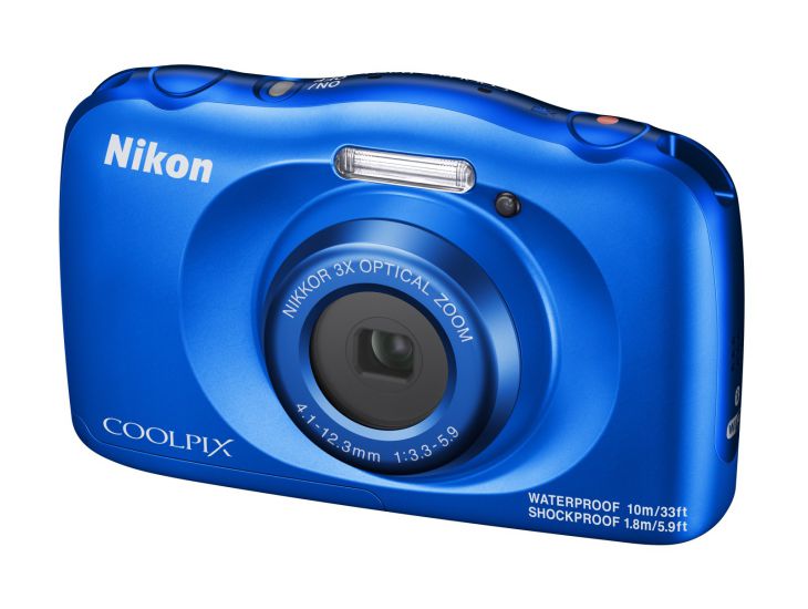 Фотокамера Nikon Coolpix W150 не боится воды, пыли и падений