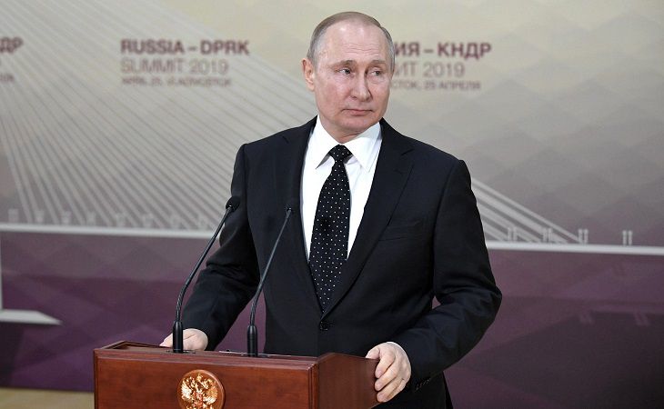 Путин удивился реакции Киева на выдачу паспортов жителям Донбасса