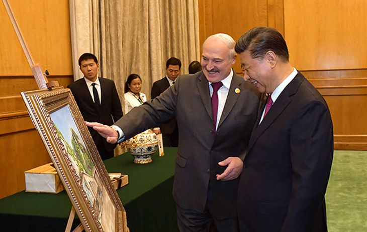 Лукашенко привез Си Цзиньпину подарки