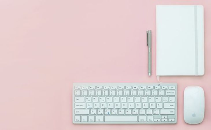 Apple начнет ремонтировать клавиатуры MacBook за один день Apple начнет ремонтировать клавиатуры MacBook за один день