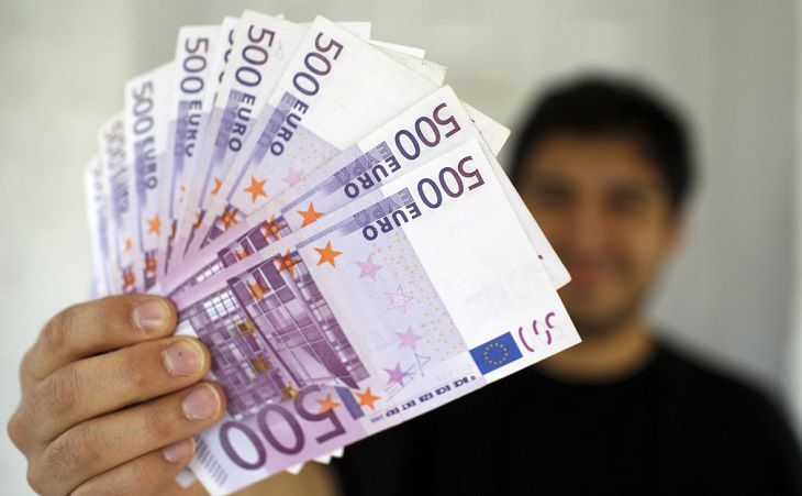 ЕС вынес приговор банкноте в 500 евро ЕС вынес приговор банкноте в 500 евро